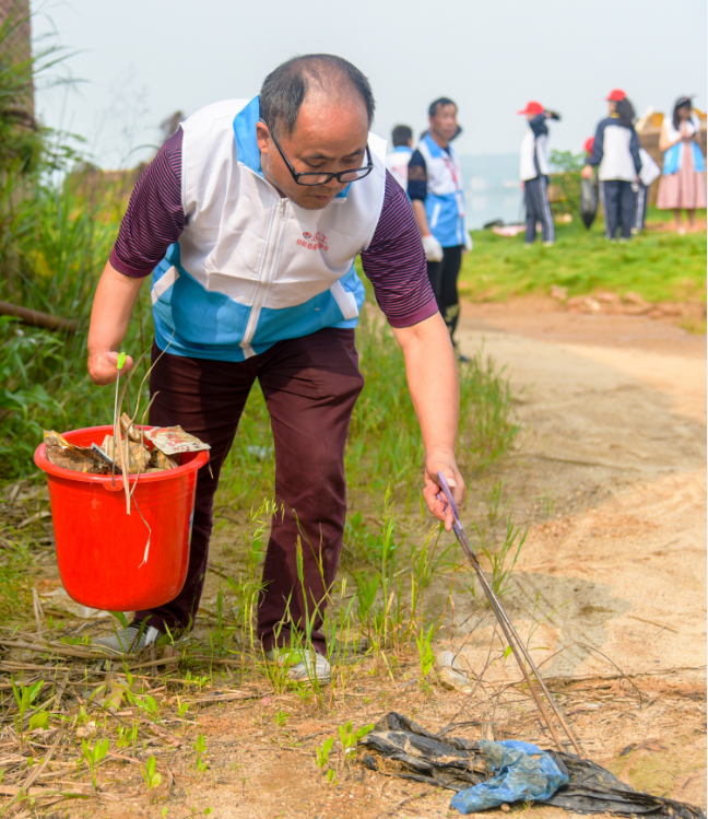 2_2 保護母親河我們在行動 鄧宏鈺 13317464188.png