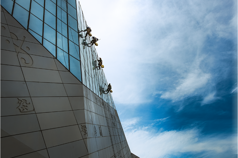 18_1 高空環保人（組照） 梁毓湘 15084971901.png