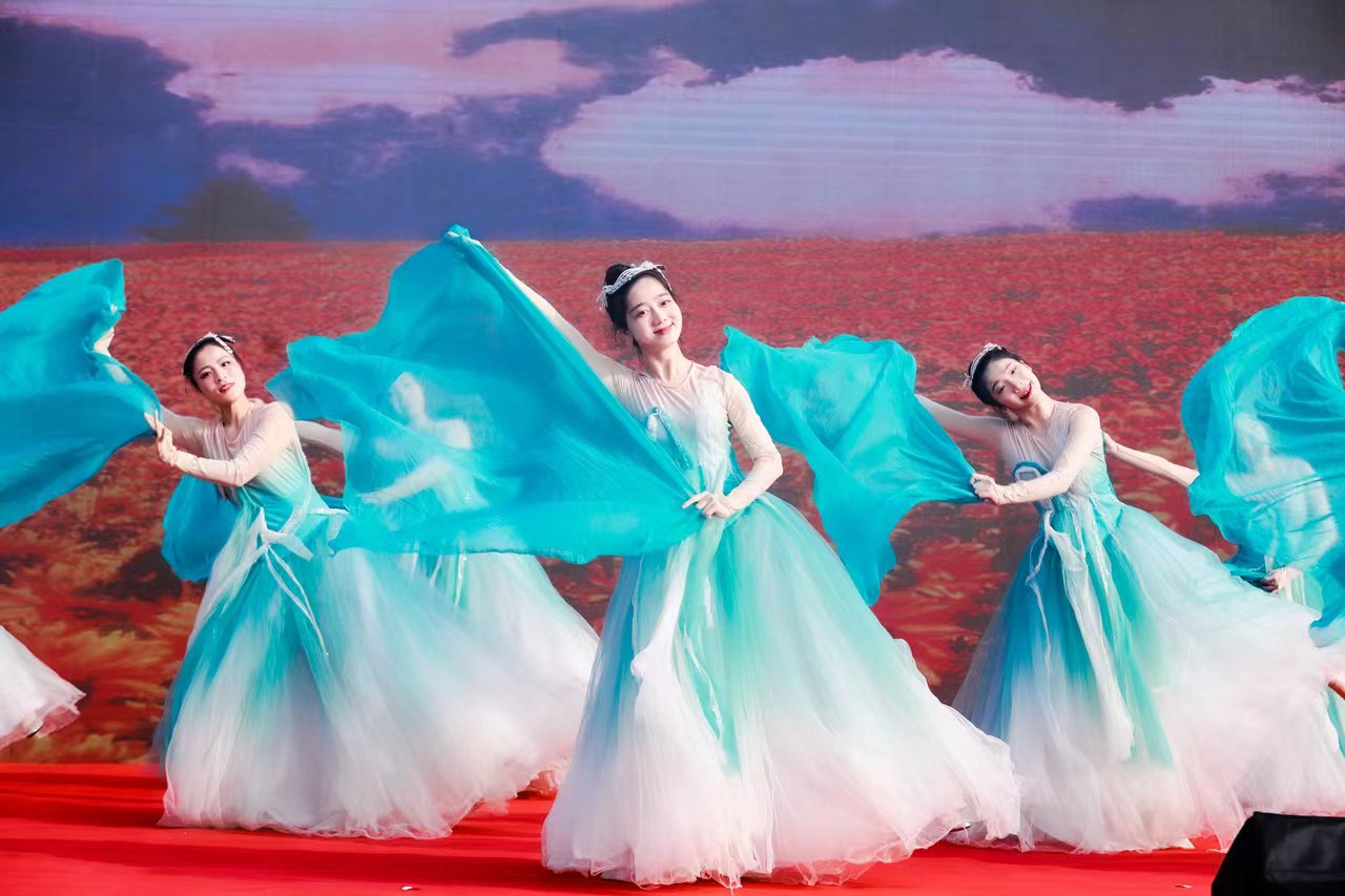 1673338286926033807.jpg 1673338286926033807.jpg