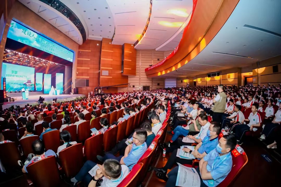 1685930881315001276.jpg 1685930881315001276.jpg