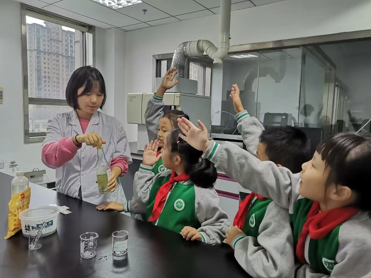 1741308513770088131.jpg 3.7學雷鋒志愿活動3.jpg