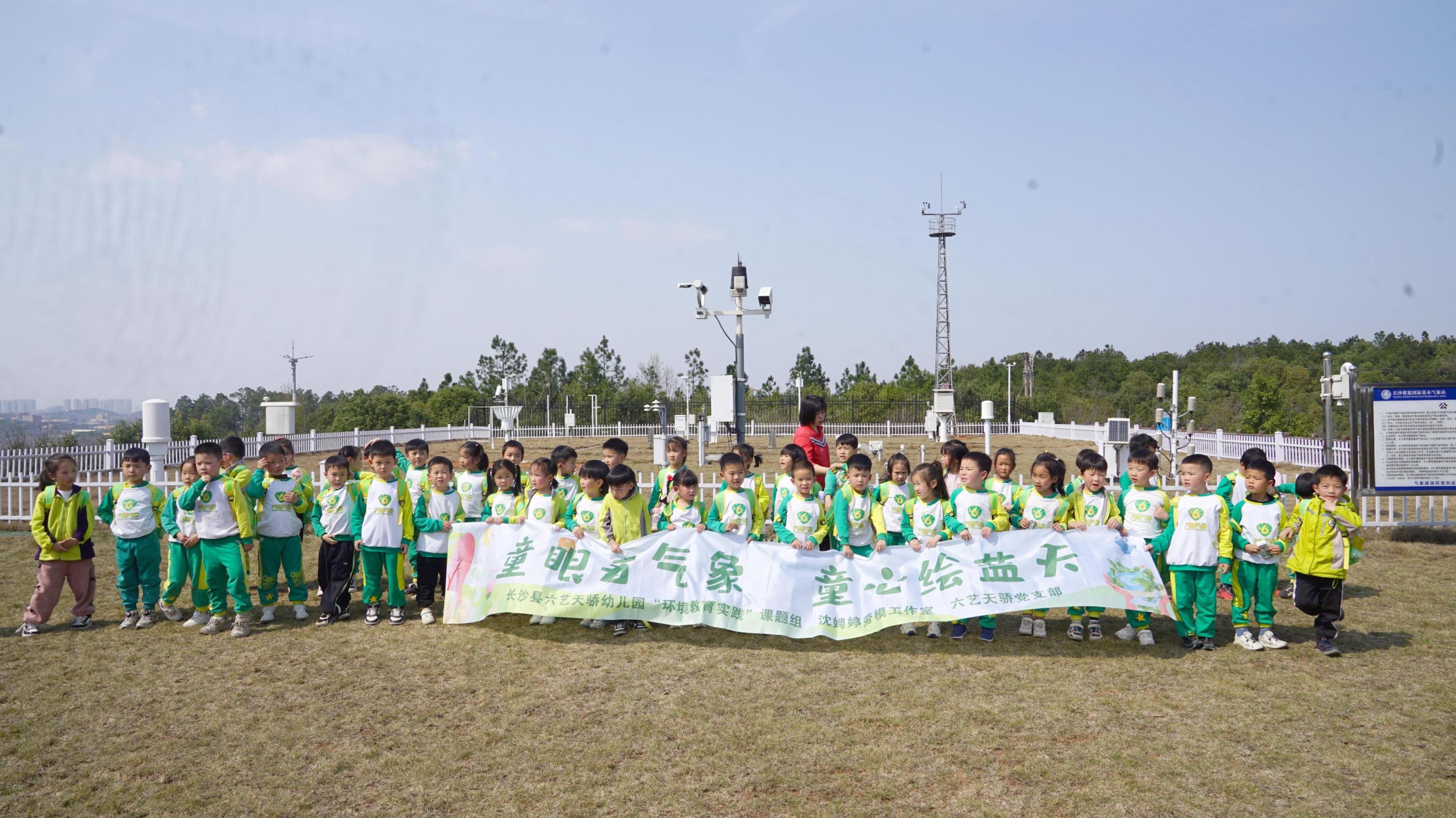 1742889320386004241.jpg 1742889320386004241.jpg